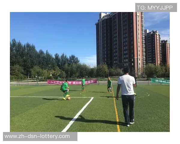 八一足球队奋勇拼搏展现团队精神助力中国足球崛起之路